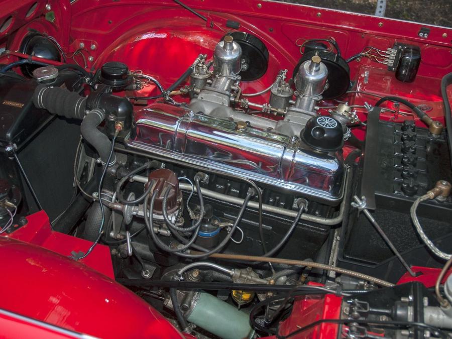 Моторный отсек Triumph TR4 Surrey Top 1961 года  (фото 50 из 52)